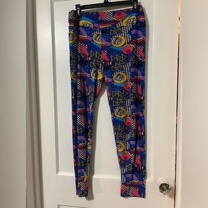 ⚡️5/$25 Bundle⚡️ 90s- inspired LuLaRoe leggings. Gently worn, size Tall/Curvy